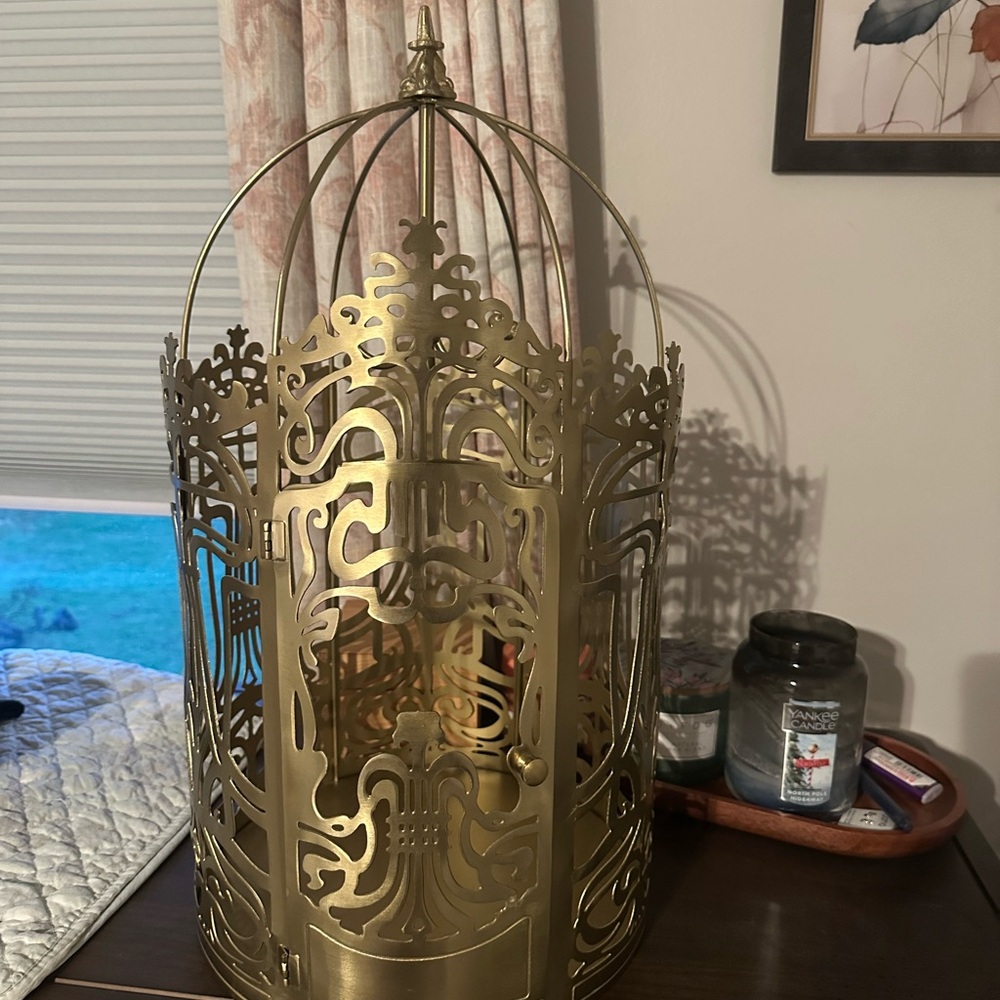 Pottery Barn Fantastic Beast and where to find them Jewelry Holder!